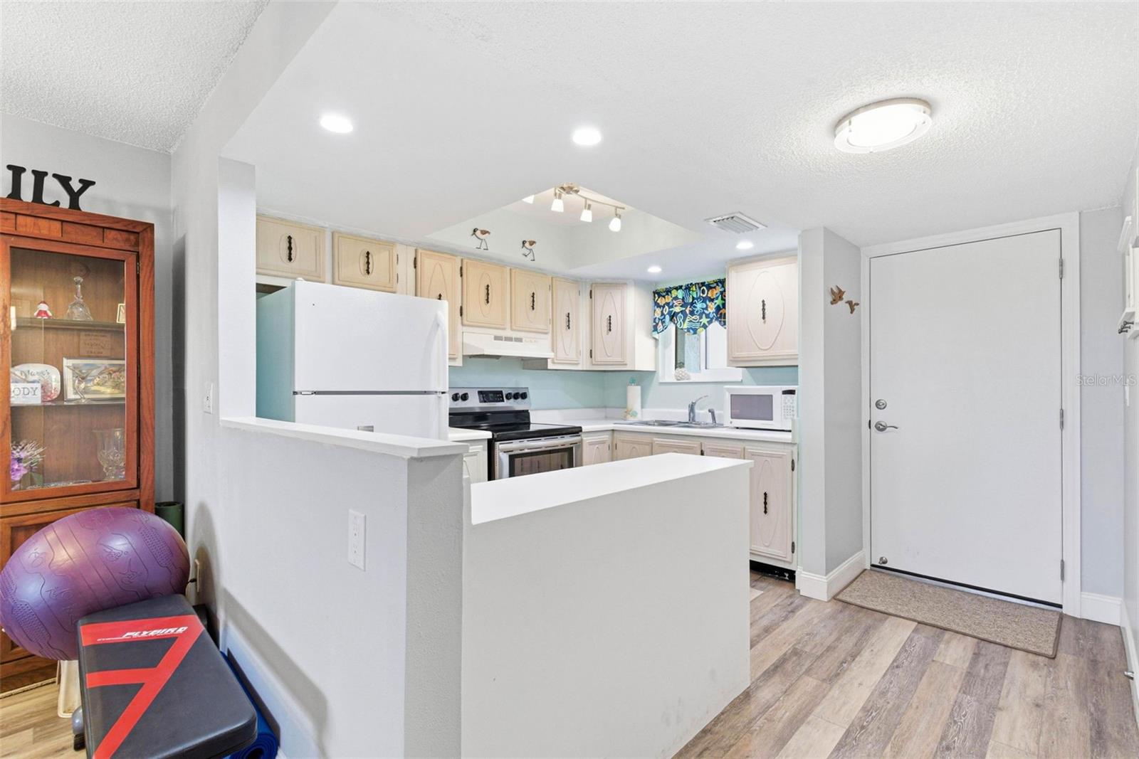 Image 8 of 42 For 801 83rd Avenue N 510