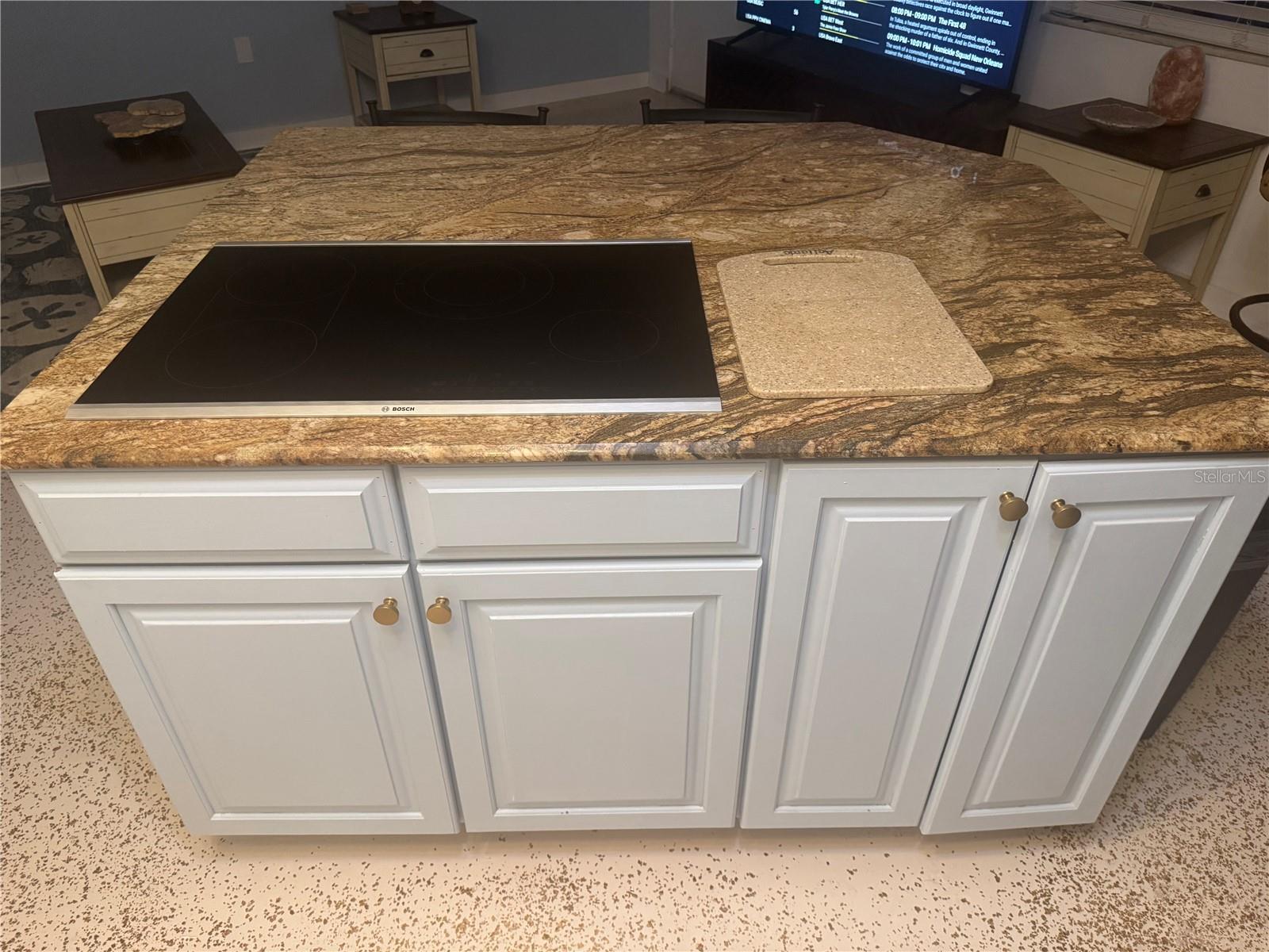 Image 4 of 10 For 525 Manatee Court 21