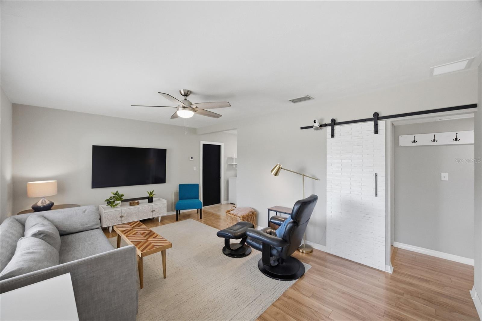 Image 12 of 47 For 5275 32nd Avenue N