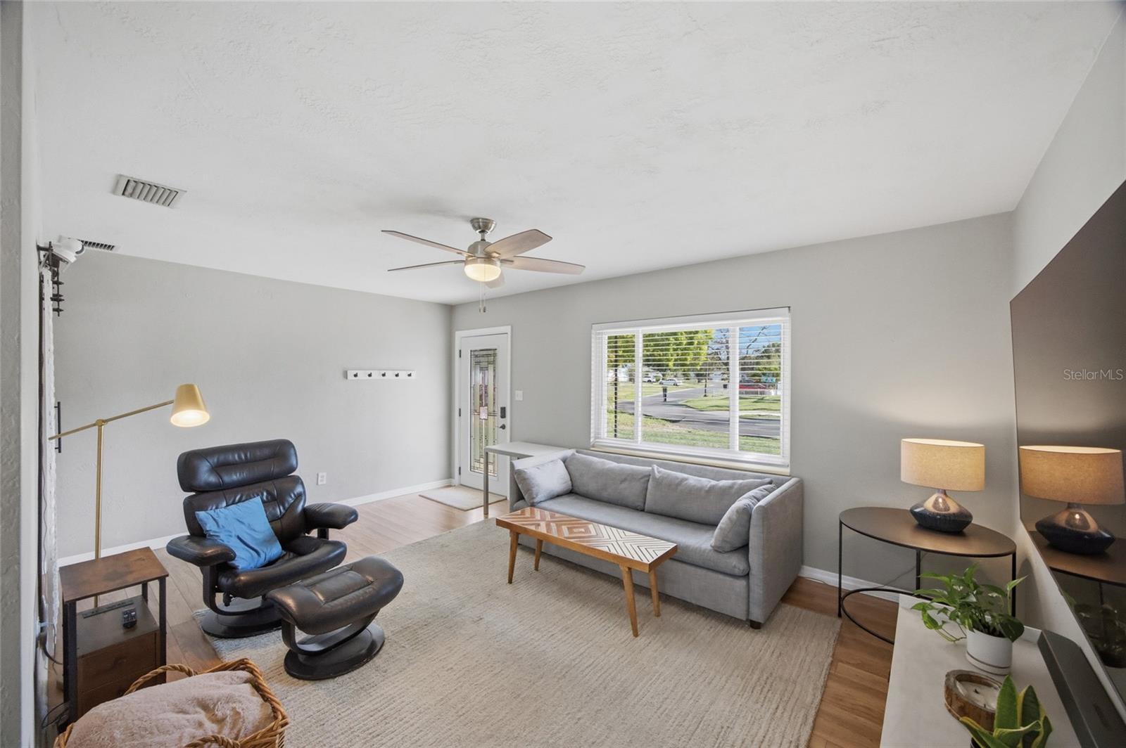 Image 14 of 47 For 5275 32nd Avenue N