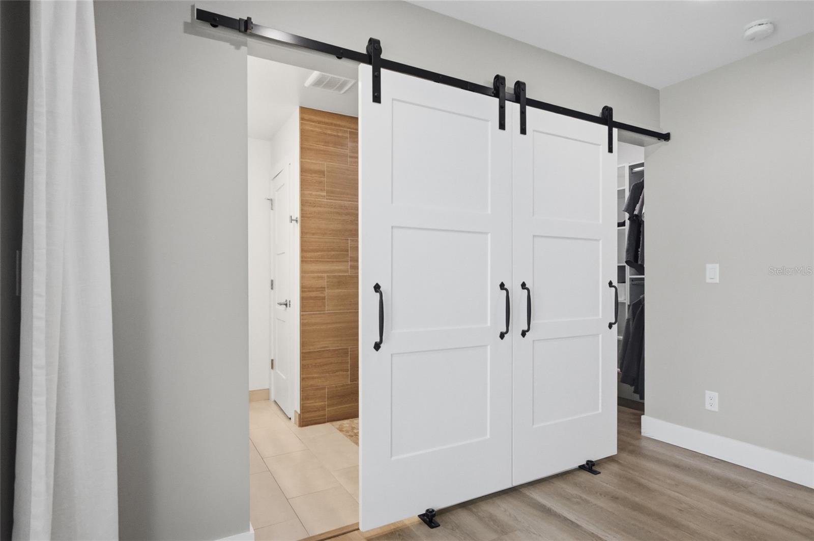 Image 22 of 47 For 5275 32nd Avenue N