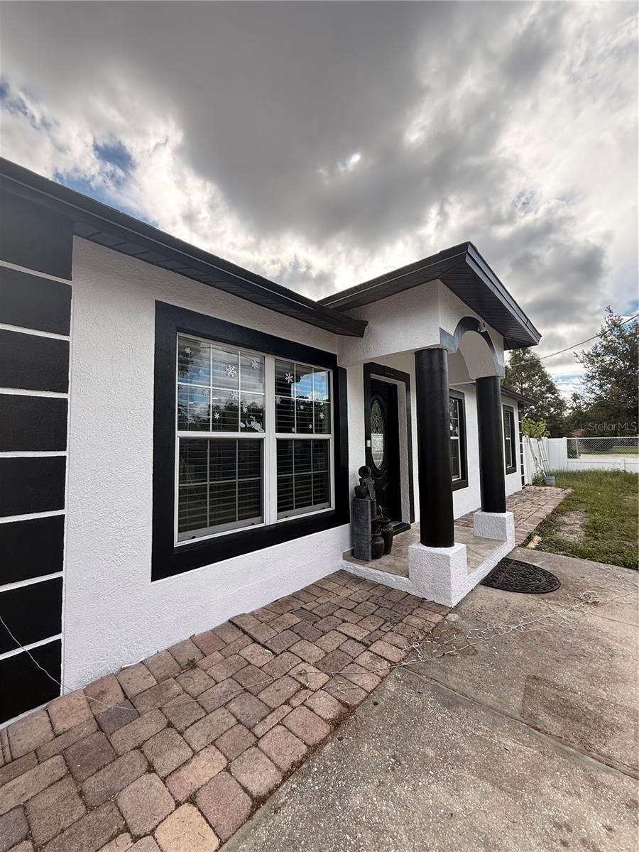 Image 11 of 12 For 1305 Louise Avenue