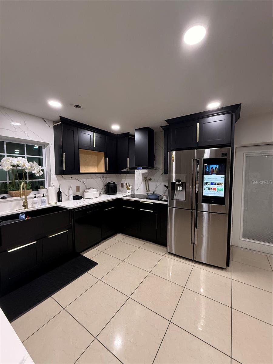 Image 2 of 12 For 1305 Louise Avenue