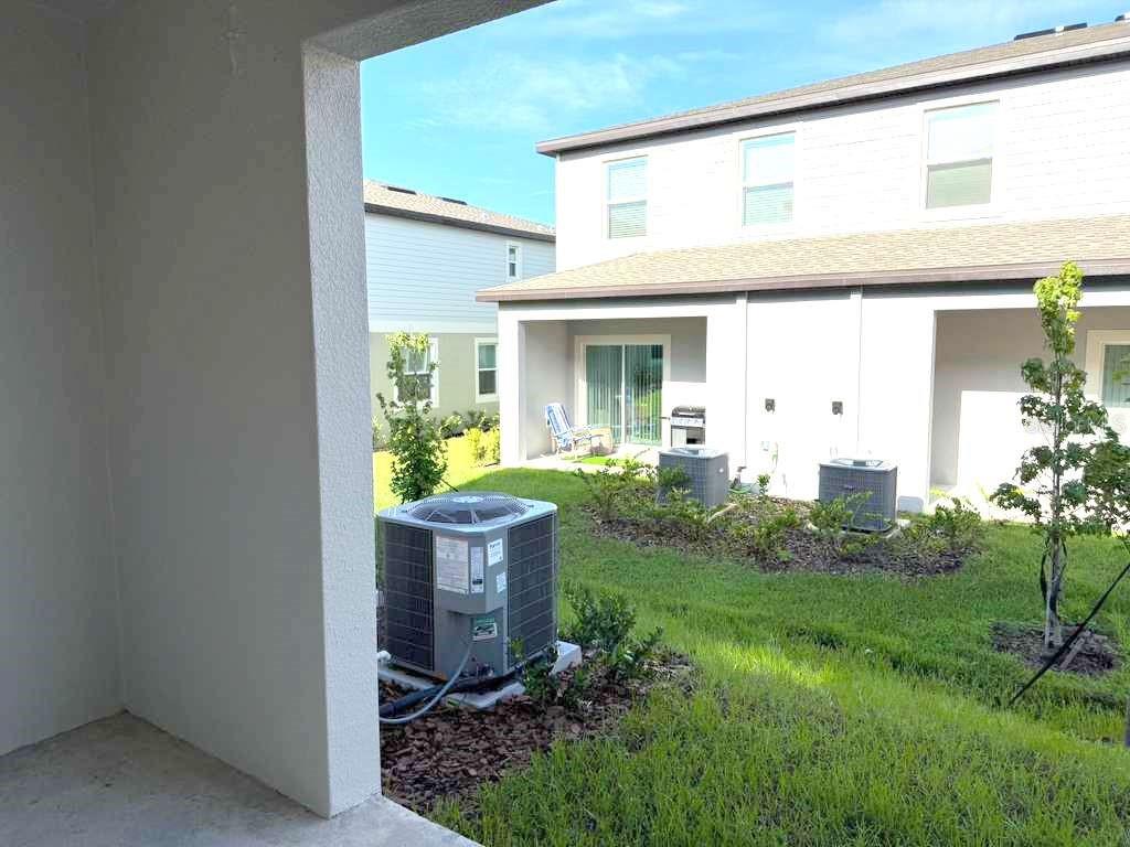 Image 15 of 22 For 10171 Trumpet Honeysuckle Way