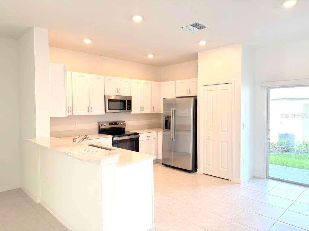 Image 3 of 22 For 10171 Trumpet Honeysuckle Way