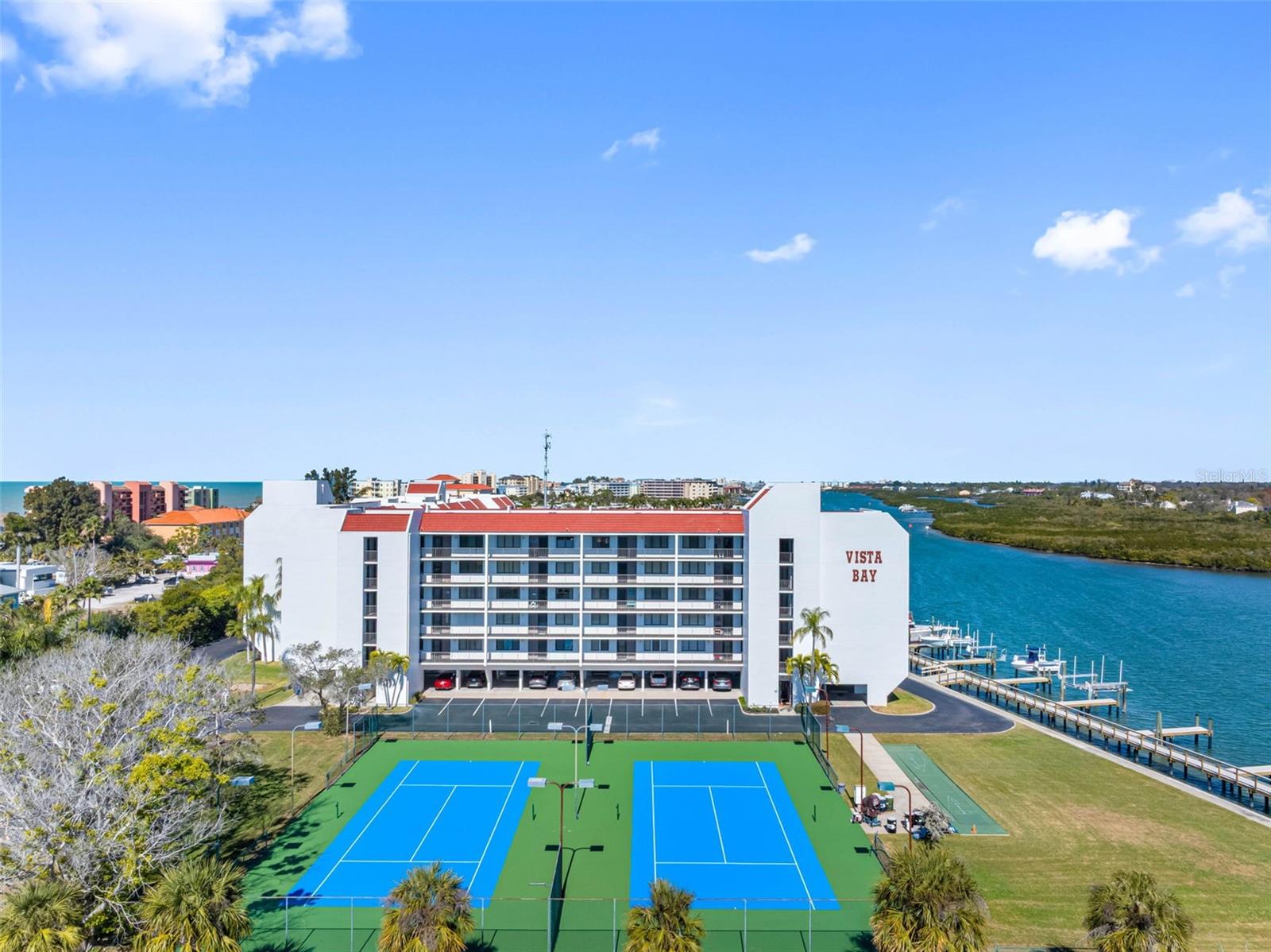 Image 11 of 58 For 19111 Vista Bay Drive 204