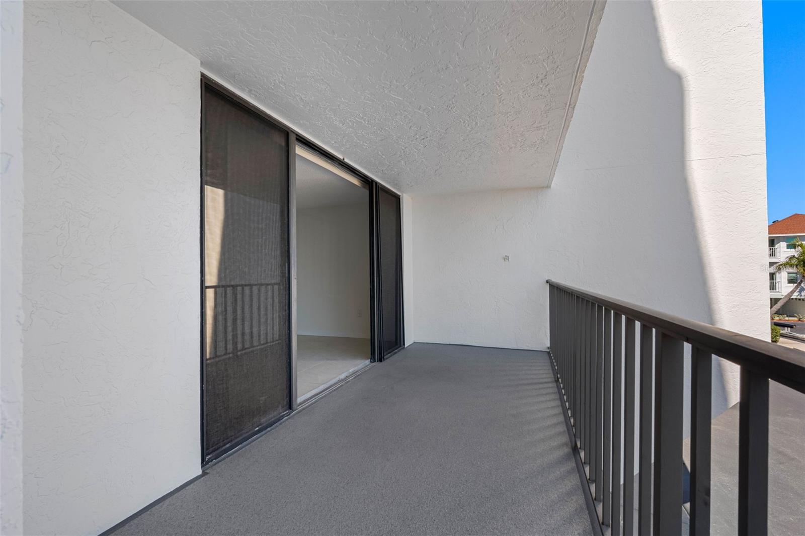 Image 19 of 58 For 19111 Vista Bay Drive 204