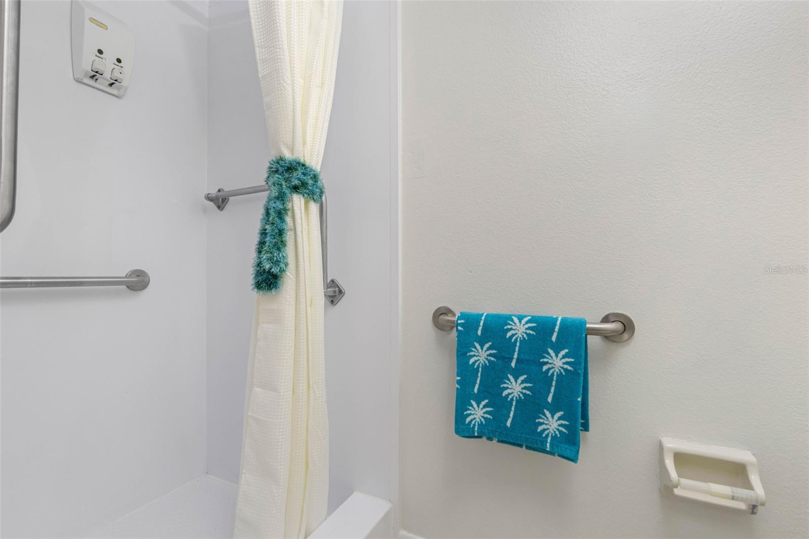 Image 41 of 58 For 19111 Vista Bay Drive 204