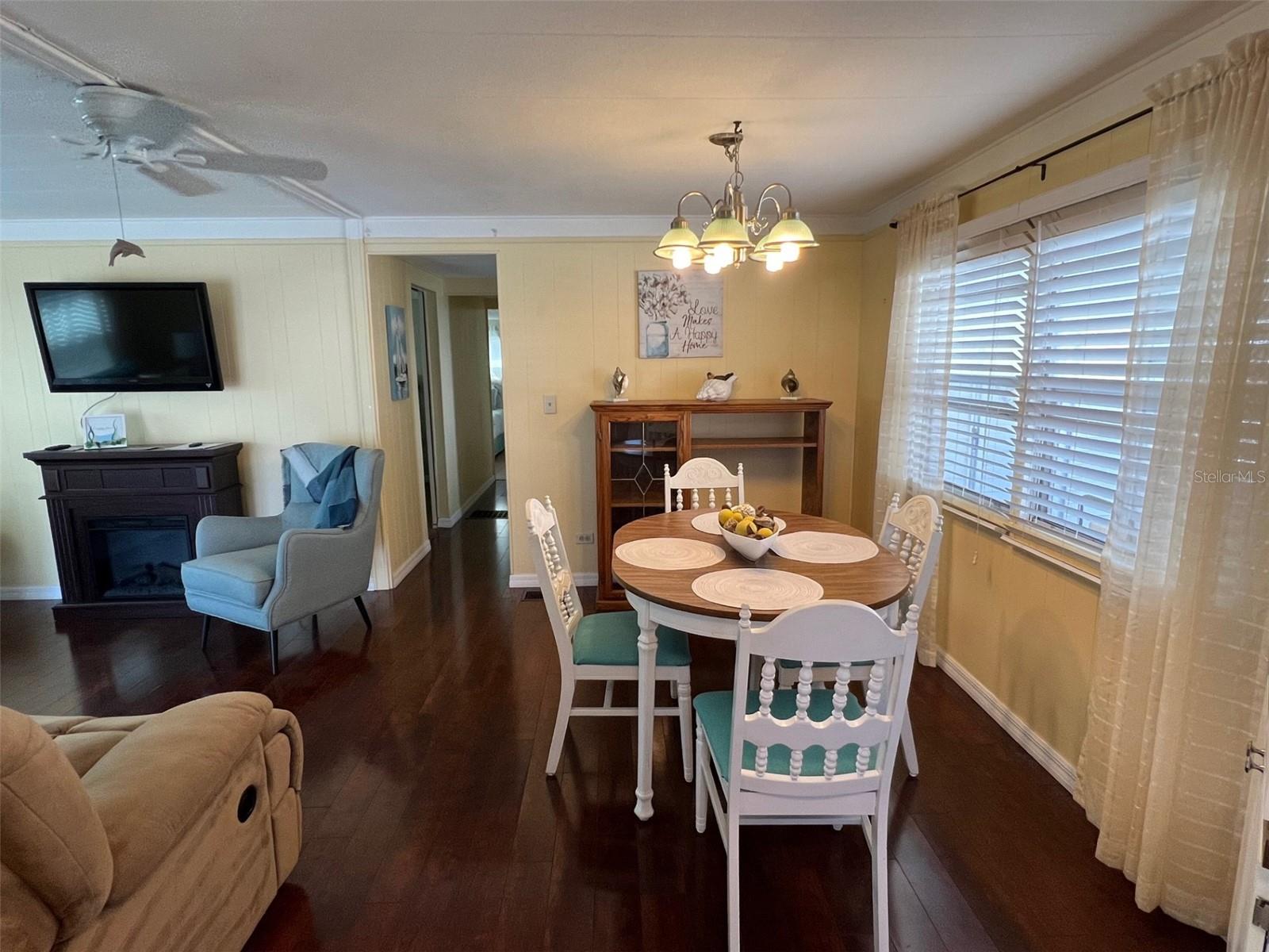 Image 10 of 31 For 37 Pindo Palm Street E