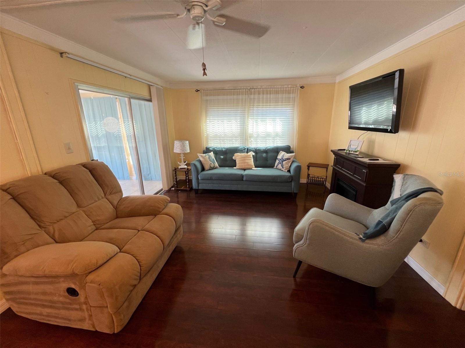 Image 15 of 31 For 37 Pindo Palm Street E