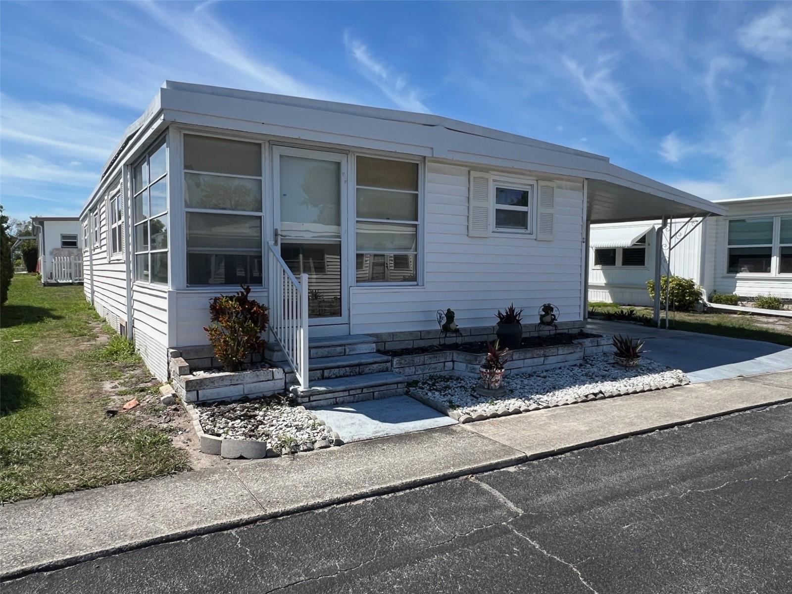 Image 2 of 31 For 37 Pindo Palm Street E