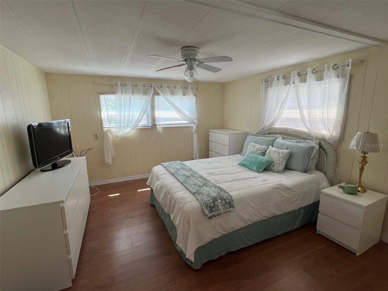 Image 25 of 31 For 37 Pindo Palm Street E