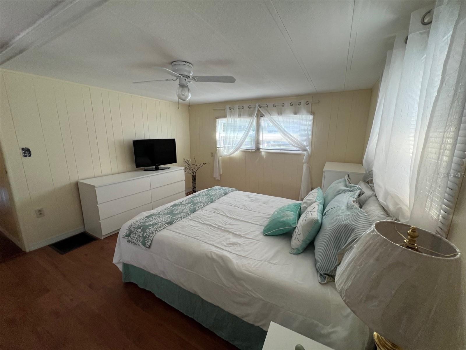 Image 26 of 31 For 37 Pindo Palm Street E