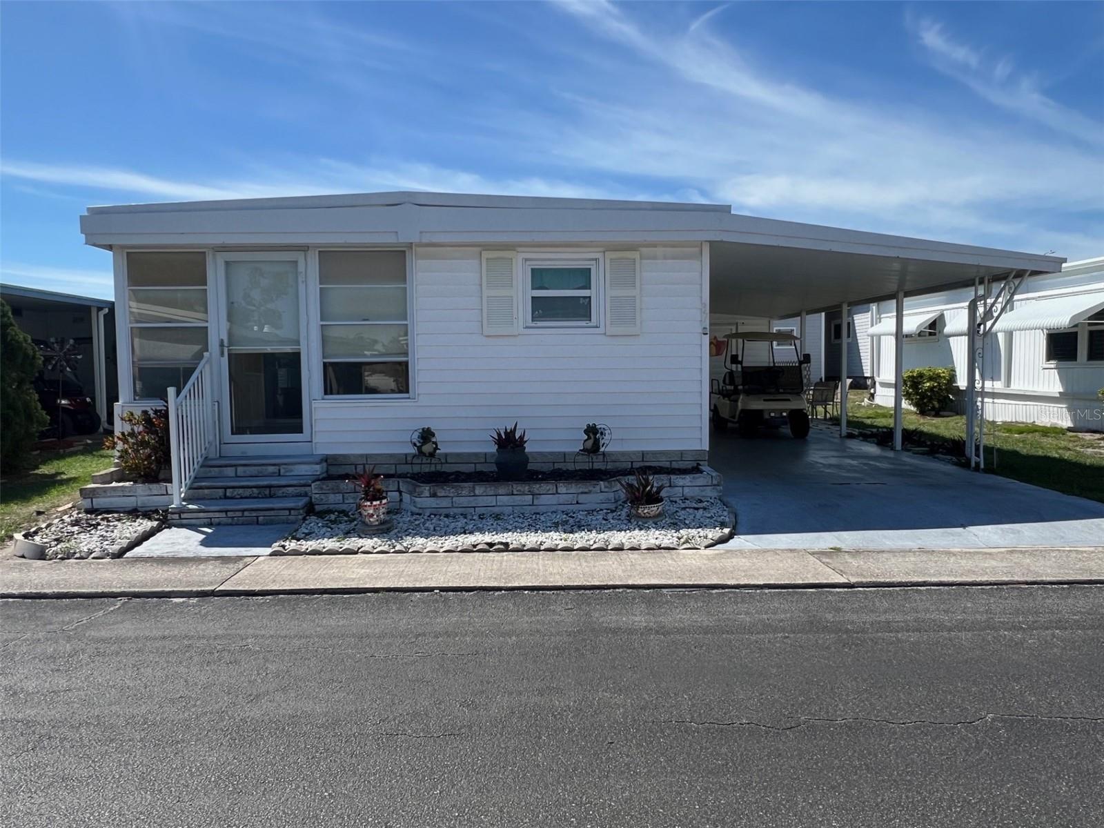 Image 3 of 31 For 37 Pindo Palm Street E