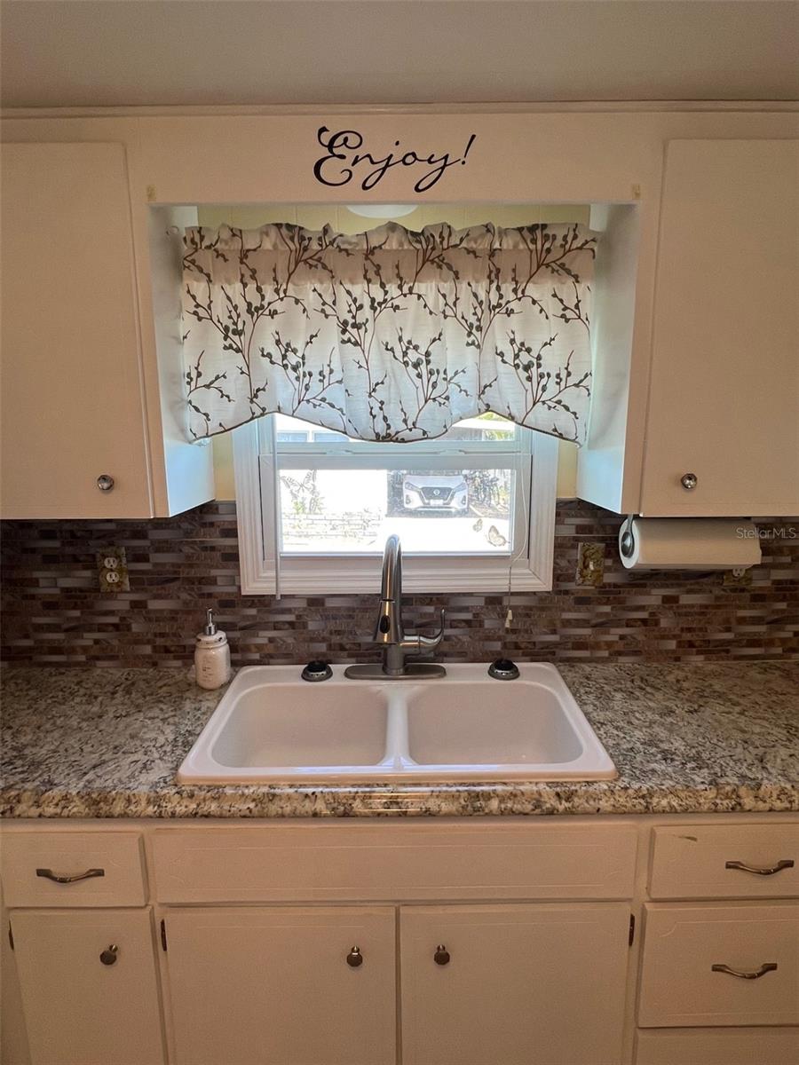 Image 7 of 31 For 37 Pindo Palm Street E