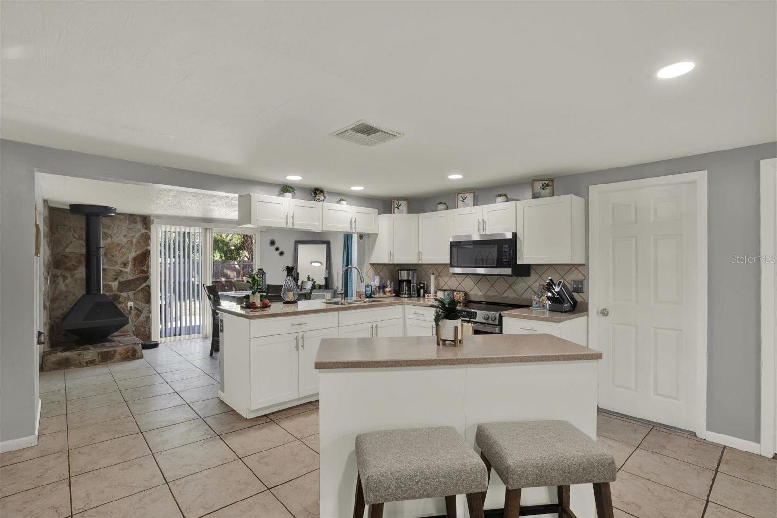 Image 5 of 23 For 5609 Quist Drive
