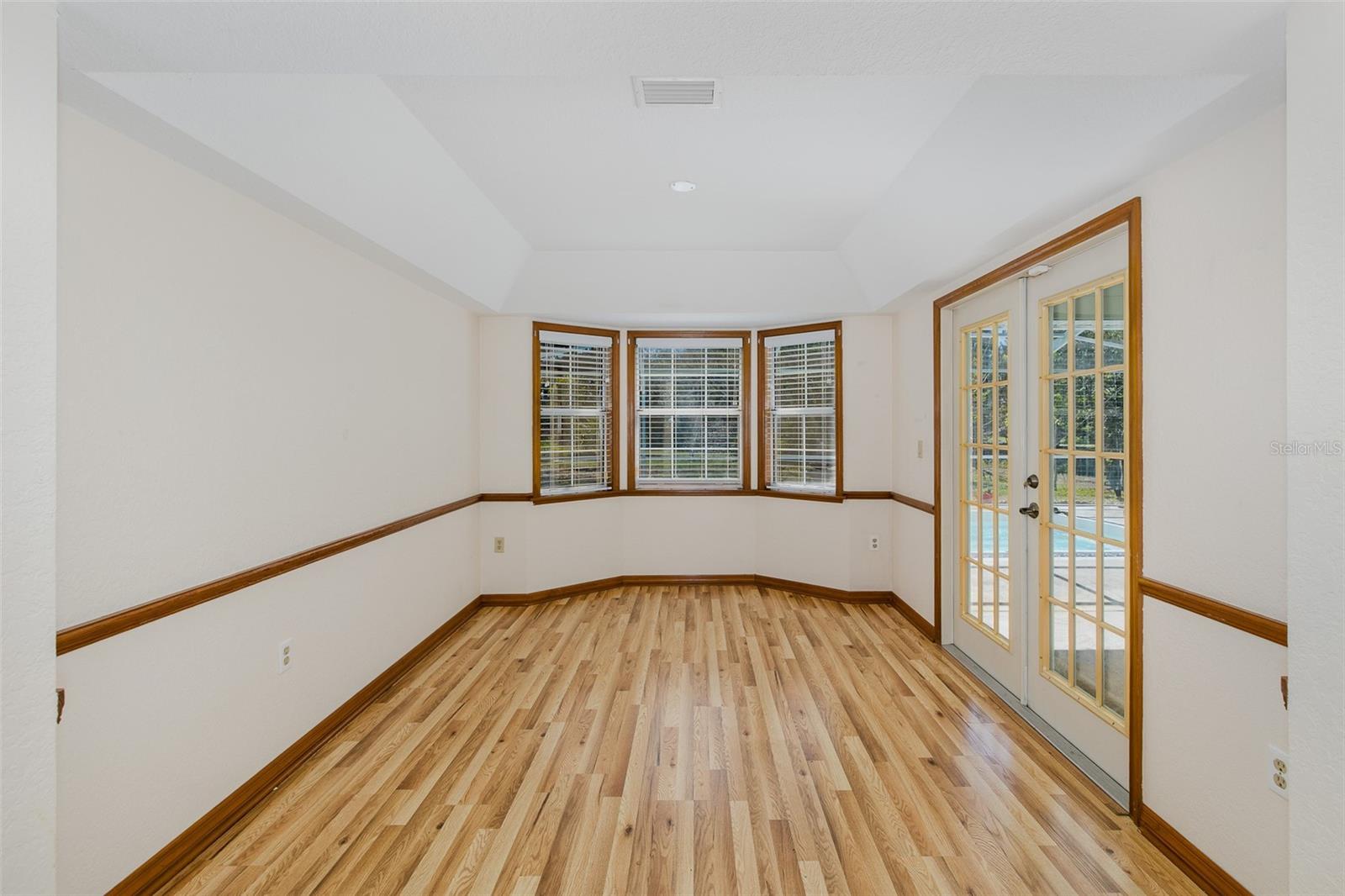 Image 20 of 53 For 9474 Dunkirk Road