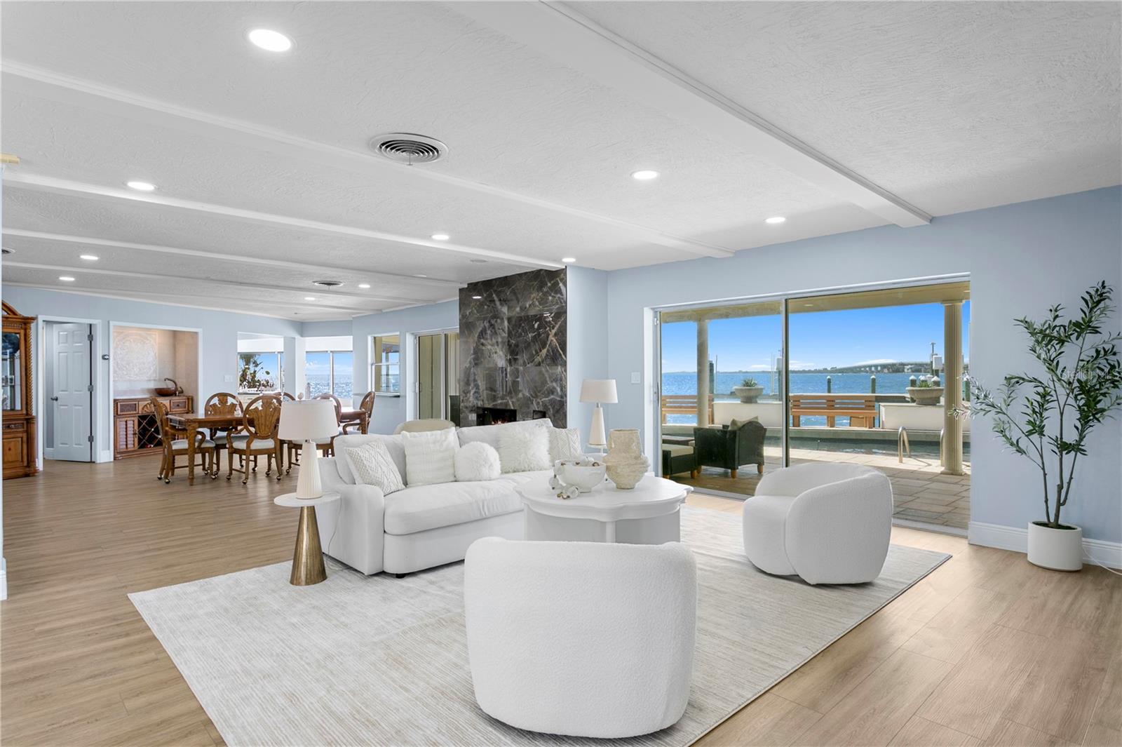 Listing photo id 10 for 2970 68th Avenue S