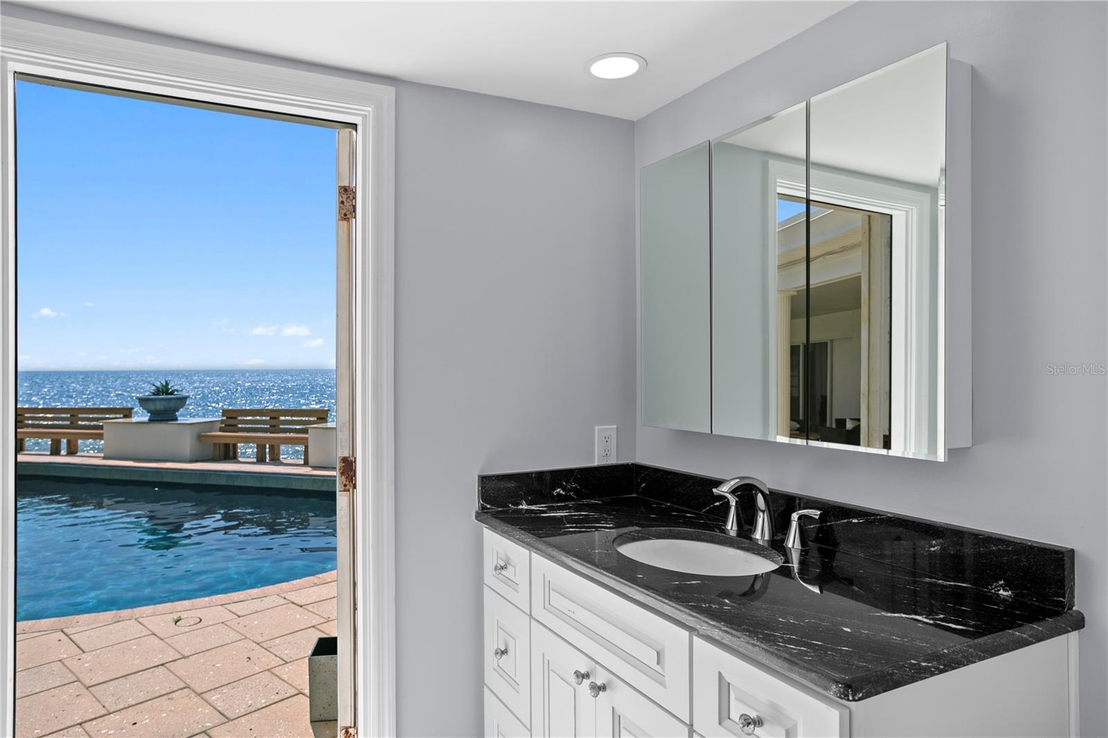 Listing photo id 20 for 2970 68th Avenue S