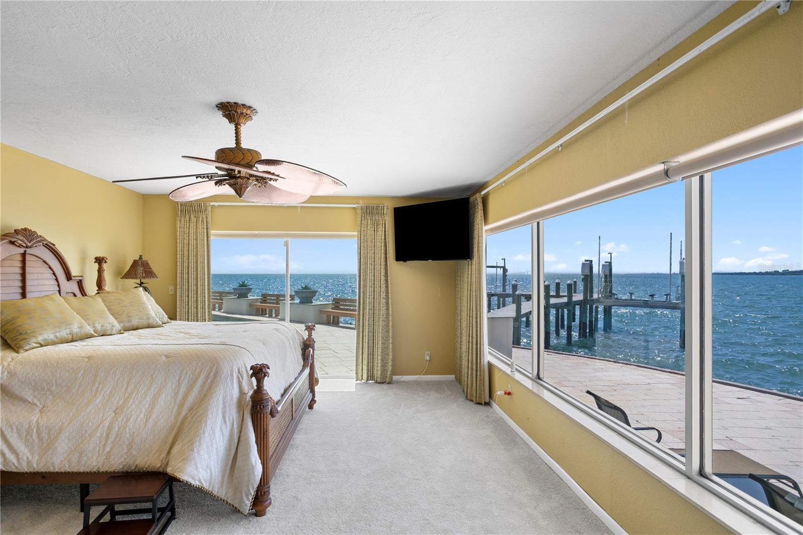 Listing photo id 21 for 2970 68th Avenue S