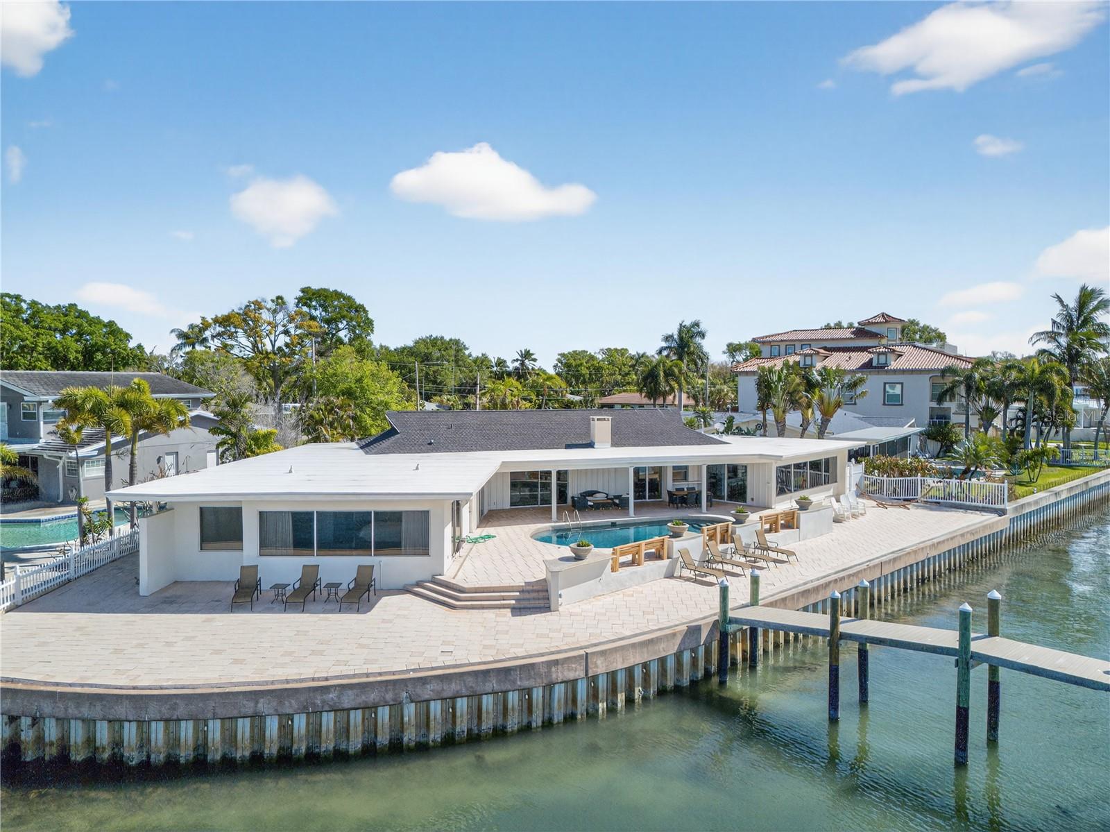 Listing photo id 28 for 2970 68th Avenue S