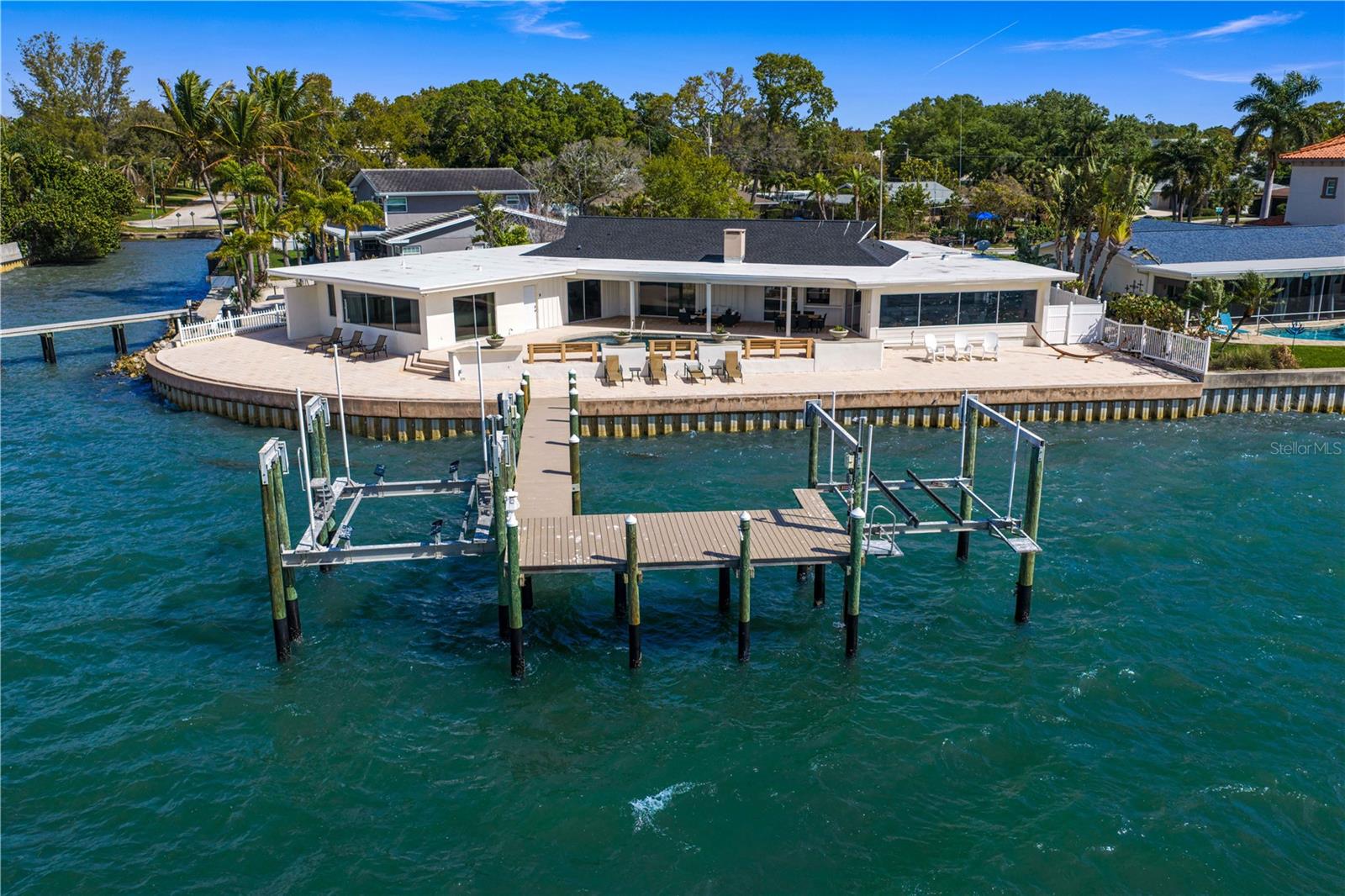 Listing photo id 29 for 2970 68th Avenue S