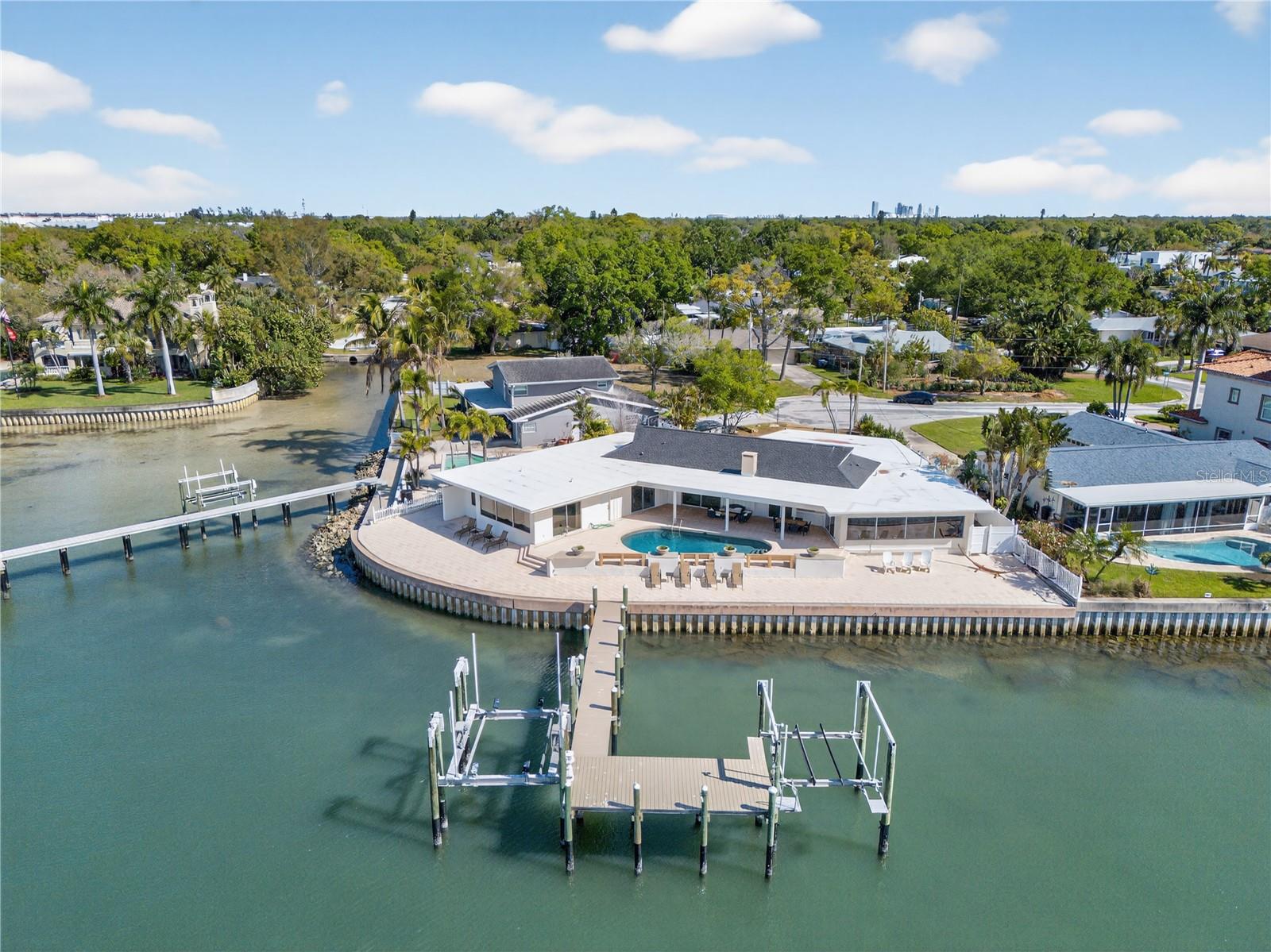 Listing photo id 30 for 2970 68th Avenue S