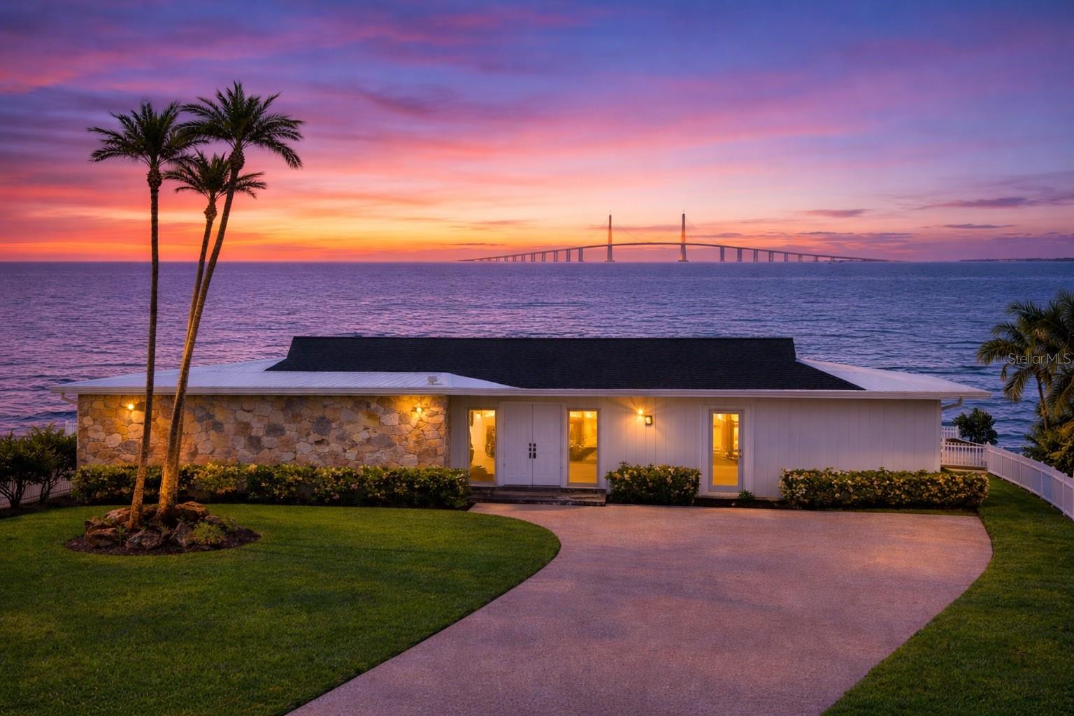 Listing photo id 33 for 2970 68th Avenue S