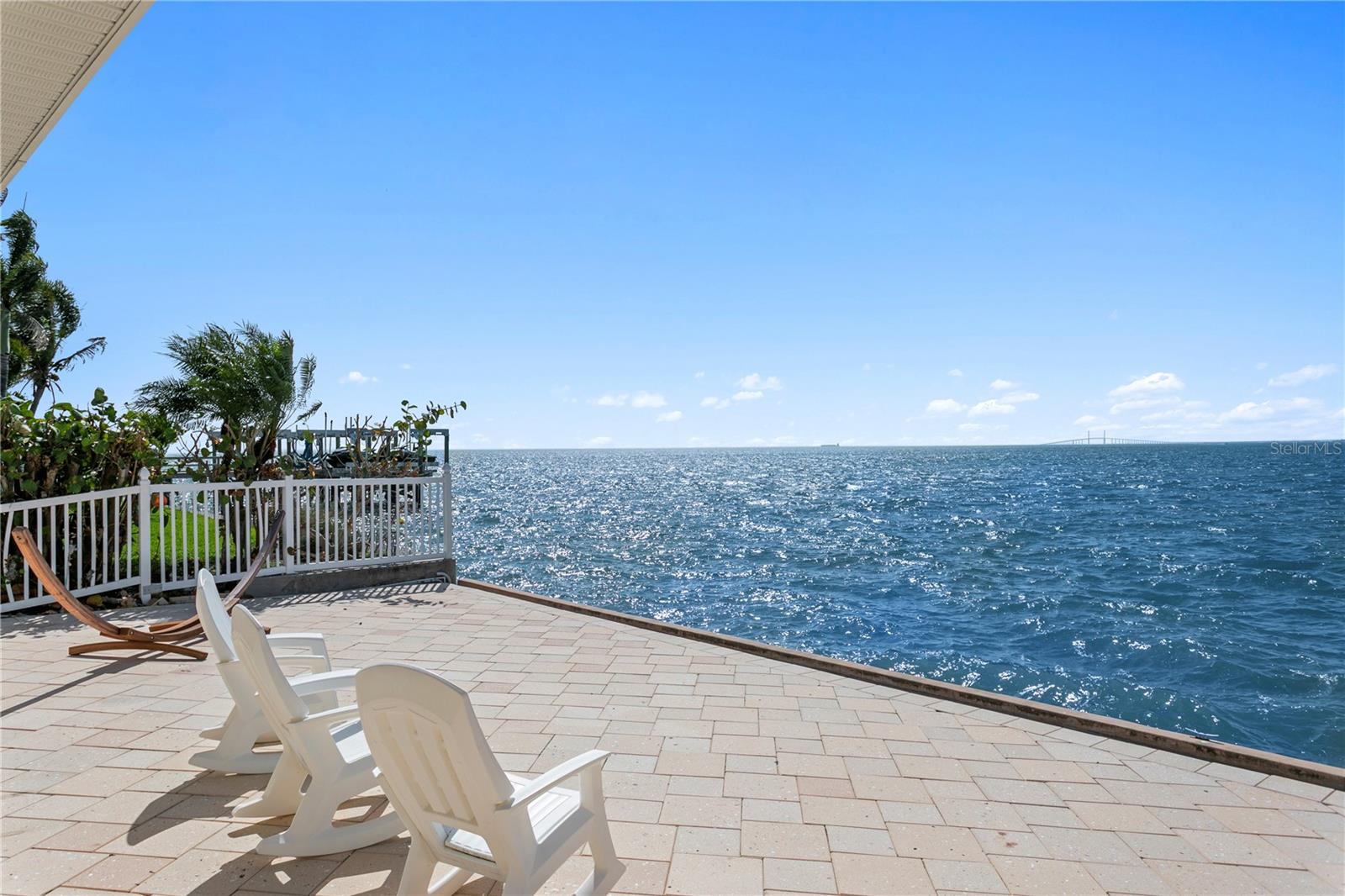 Listing photo id 6 for 2970 68th Avenue S