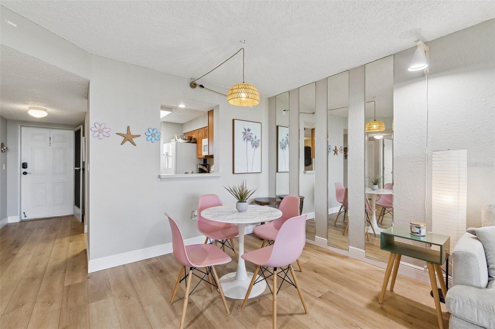 Image 18 of 99 For 900 Cove Cay Drive 5f