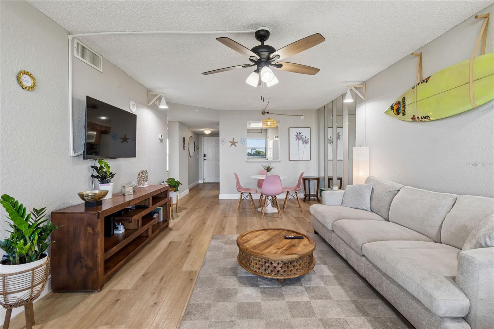 Image 24 of 99 For 900 Cove Cay Drive 5f