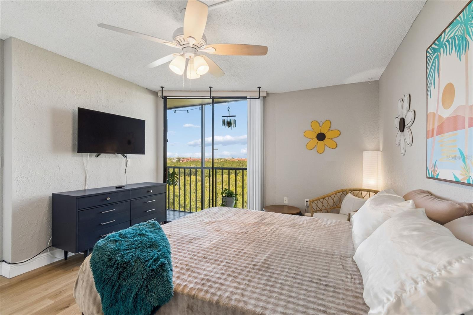 Image 33 of 99 For 900 Cove Cay Drive 5f