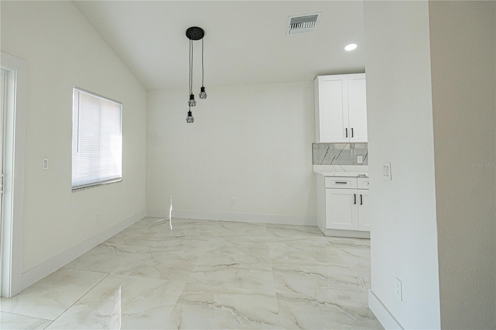 Image 10 of 21 For 4331 Kipling Avenue