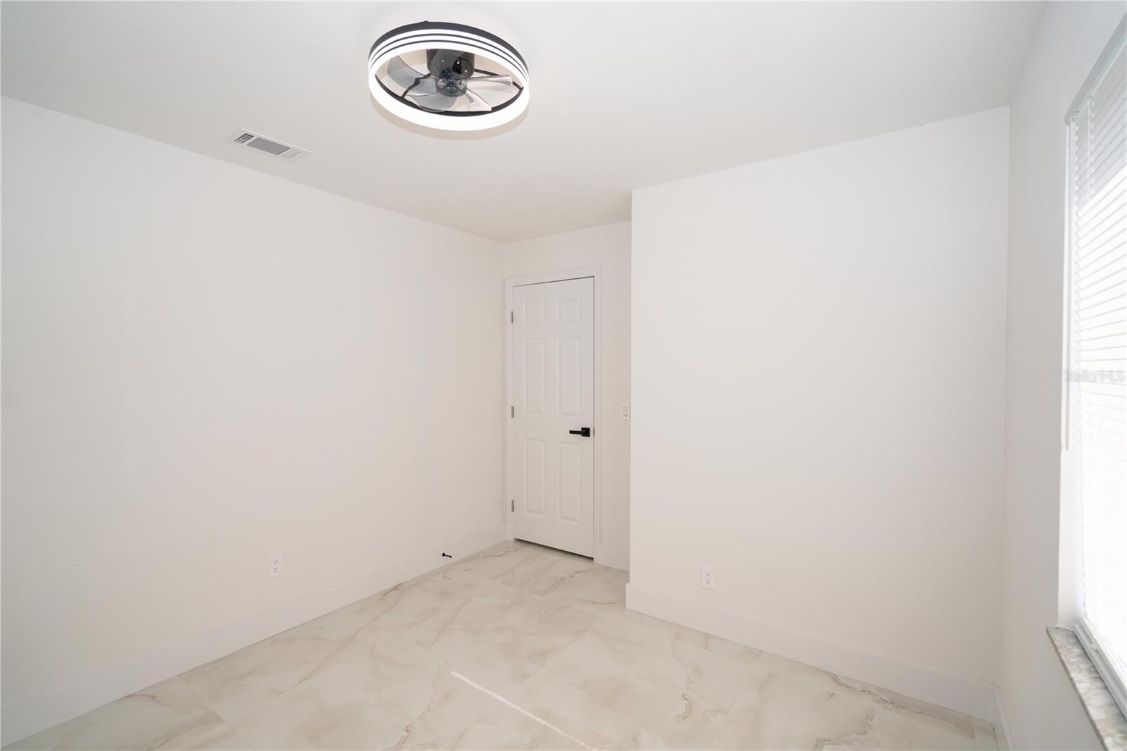 Image 14 of 21 For 4331 Kipling Avenue