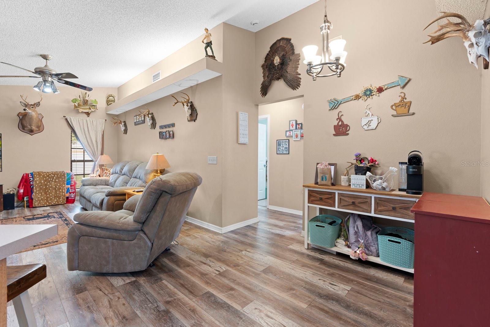 Image 19 of 61 For 2550 Roslyn Lane