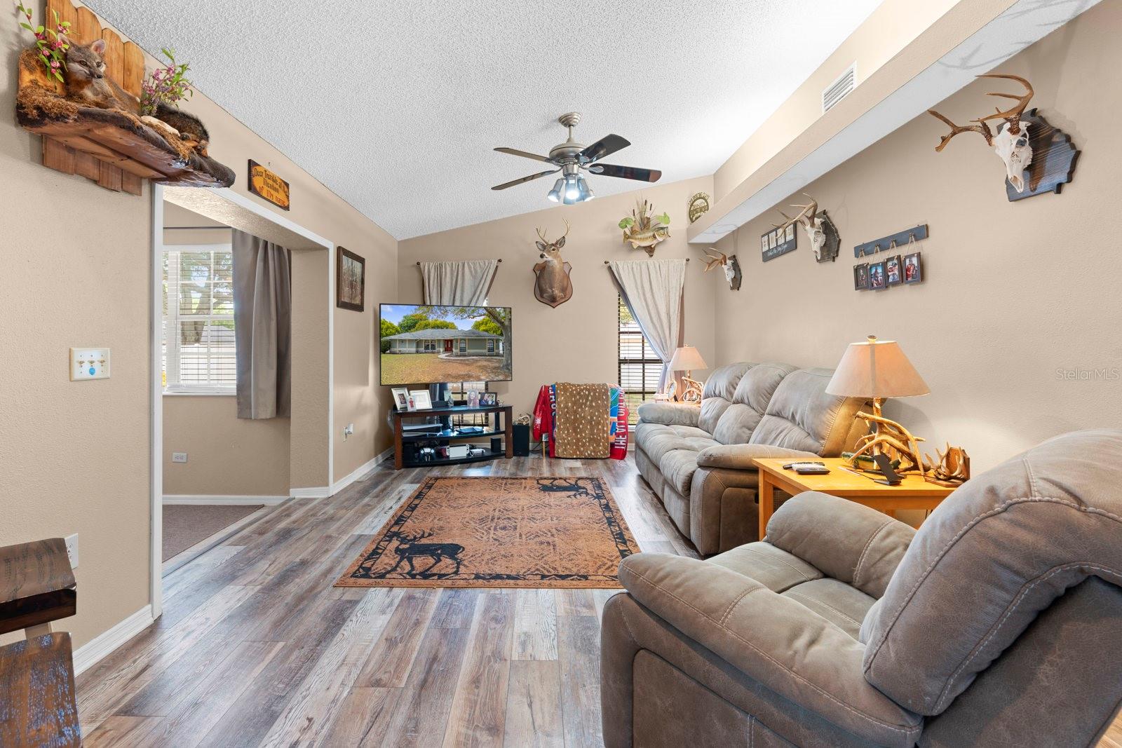 Image 20 of 61 For 2550 Roslyn Lane