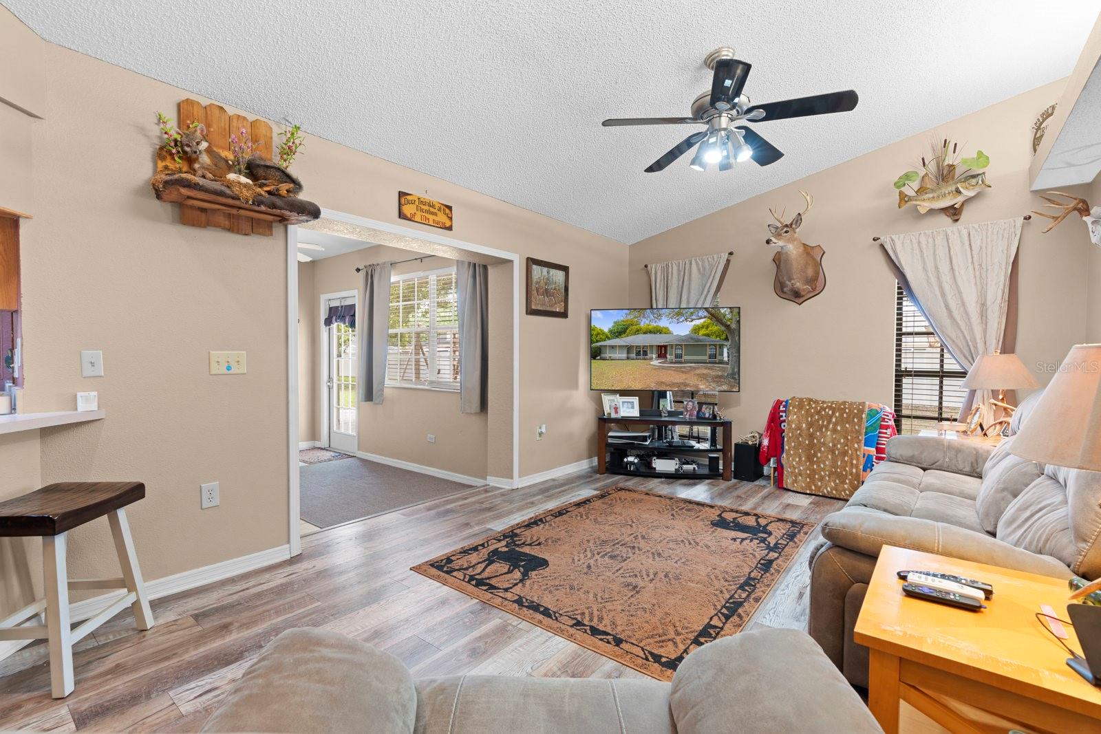 Image 21 of 61 For 2550 Roslyn Lane