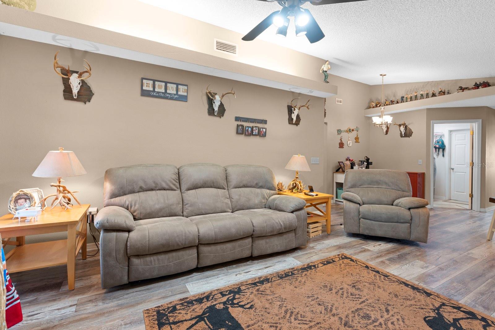 Image 22 of 61 For 2550 Roslyn Lane