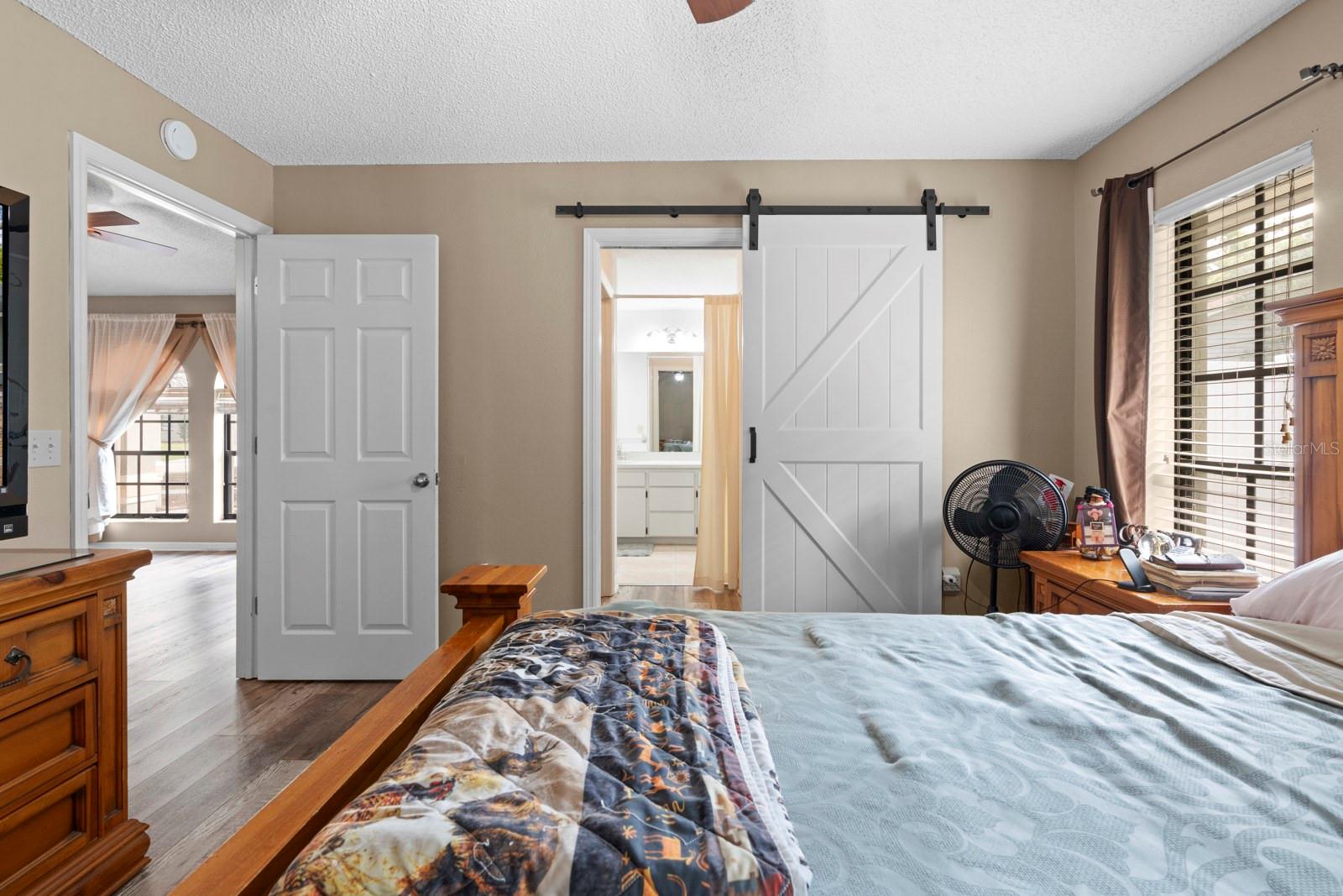 Image 31 of 61 For 2550 Roslyn Lane