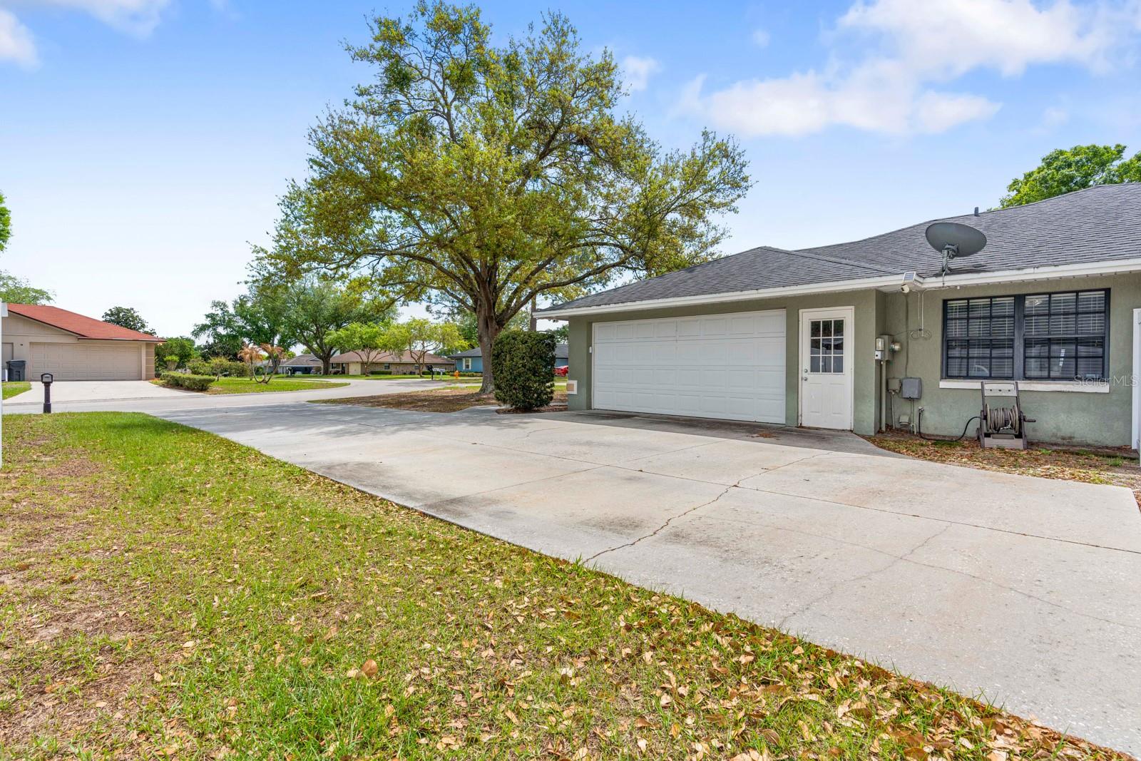 Image 46 of 61 For 2550 Roslyn Lane