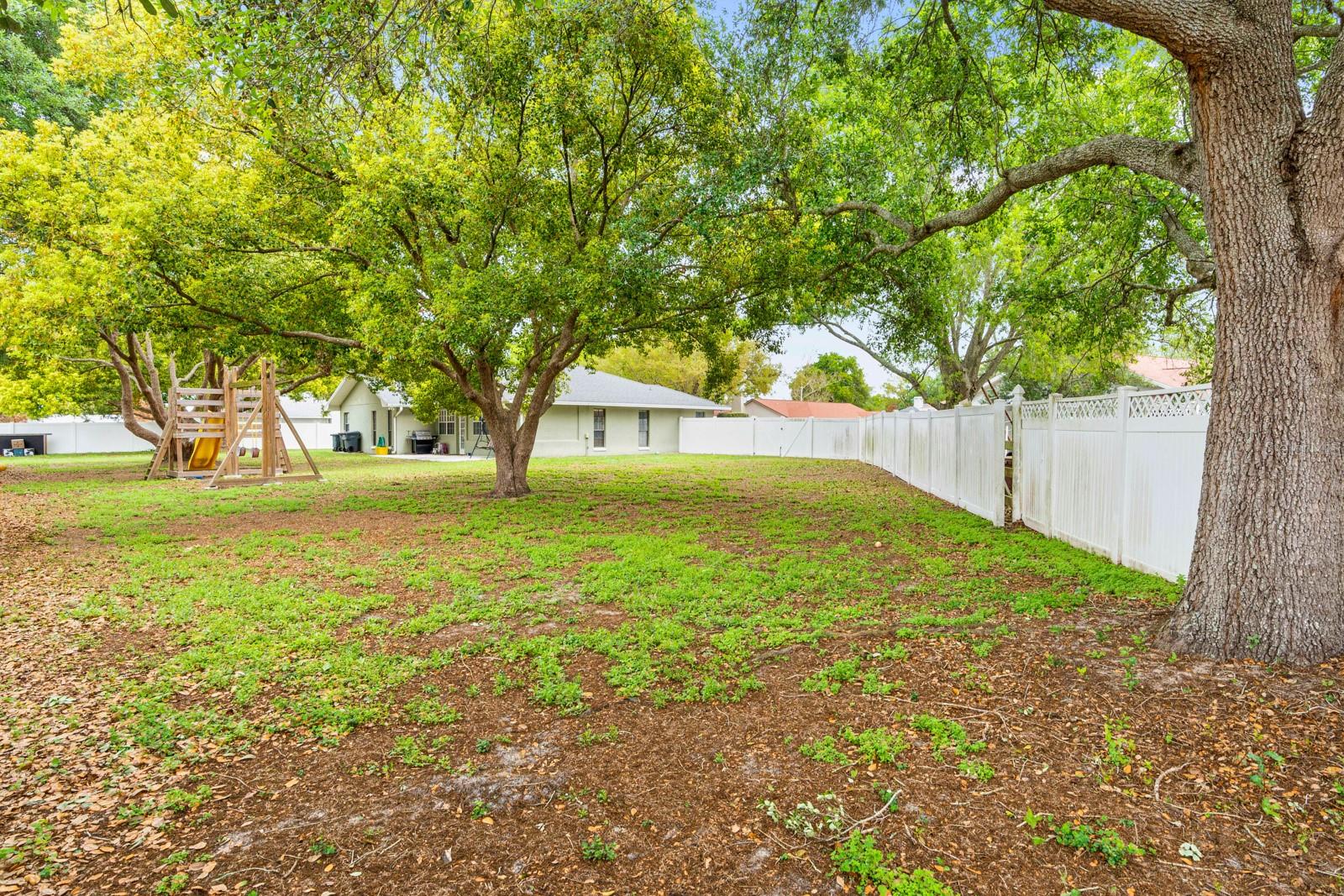 Image 48 of 61 For 2550 Roslyn Lane