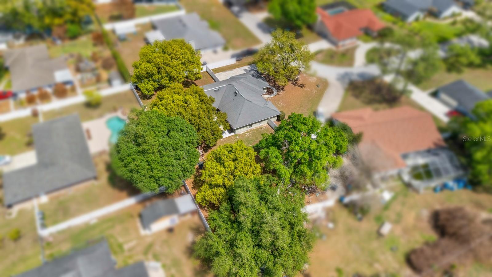 Image 54 of 61 For 2550 Roslyn Lane