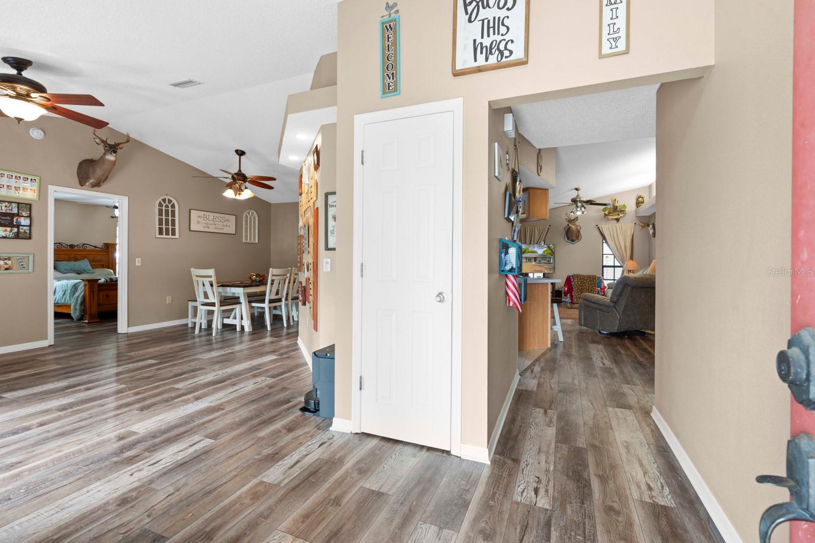 Image 7 of 61 For 2550 Roslyn Lane