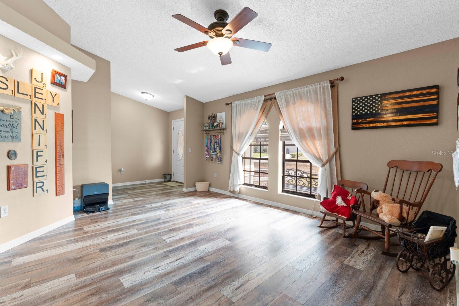 Image 8 of 61 For 2550 Roslyn Lane