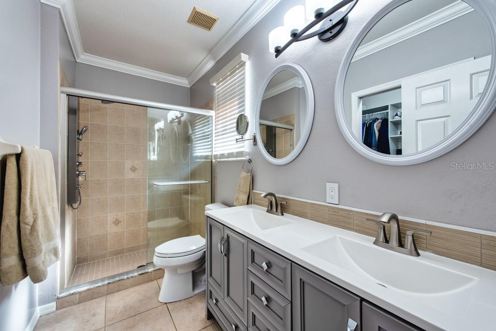 Listing photo id 16 for 720 Sandy Hills Avenue