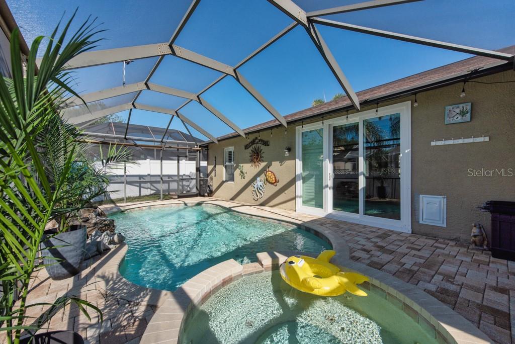 Listing photo id 26 for 720 Sandy Hills Avenue