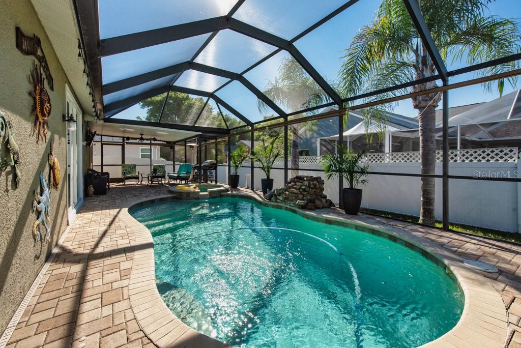 Listing photo id 1 for 720 Sandy Hills Avenue