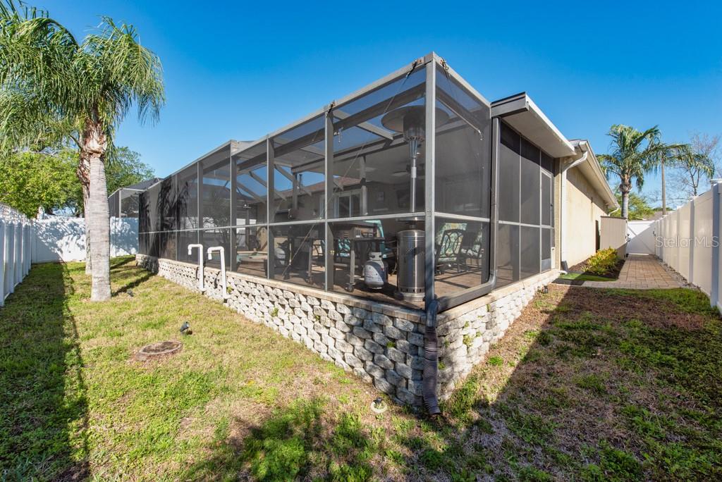 Listing photo id 29 for 720 Sandy Hills Avenue