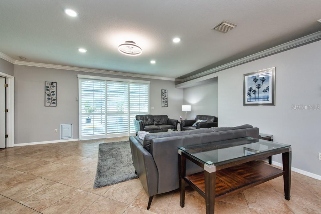 Listing photo id 4 for 720 Sandy Hills Avenue