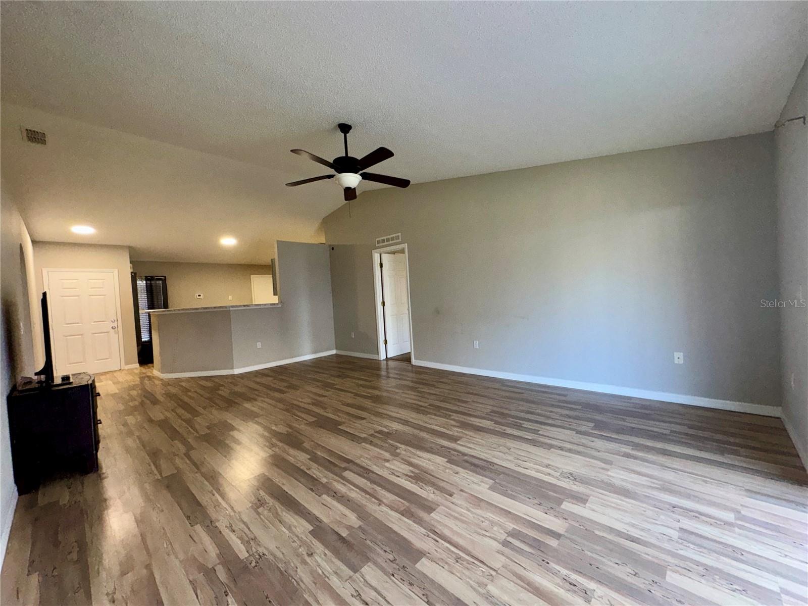 Image 11 of 32 For 12626 Lake Vista Drive